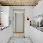 Beach Front Home In Grenaa With Sauna Prázdninový dům Grenå