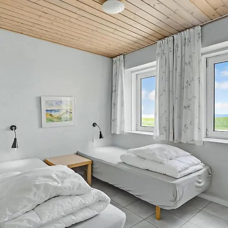 8 Bedroom Cozy In Grenaa Stokkebro